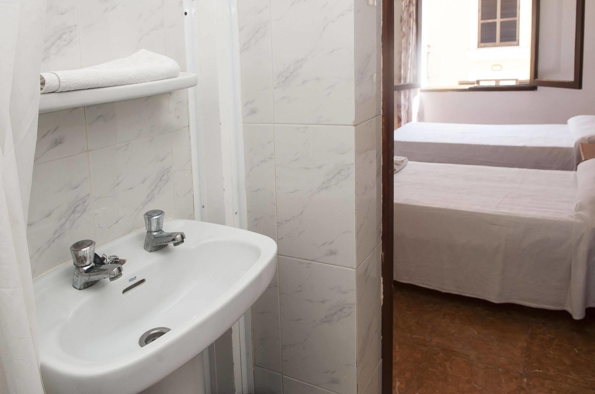 Surfing Concept Hostel Cala Ratjada  Eksteriør bilde