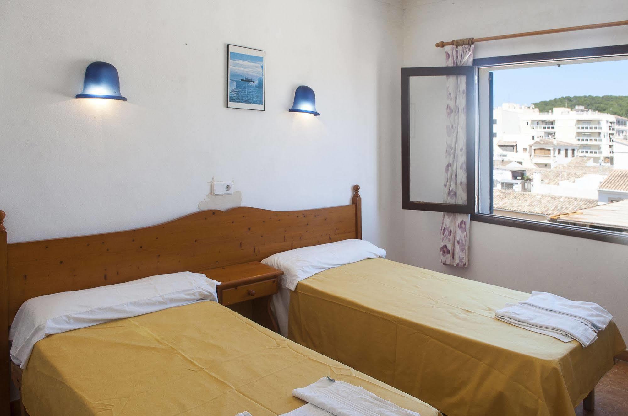Surfing Concept Hostel Cala Ratjada  Eksteriør bilde
