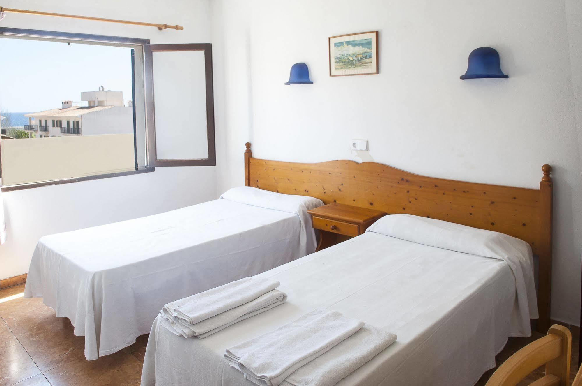 Surfing Concept Hostel Cala Ratjada  Eksteriør bilde